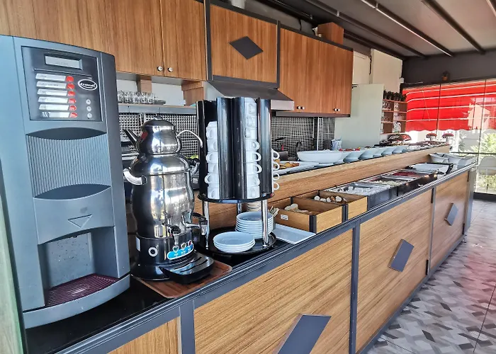 Отель Apple Tree 3*