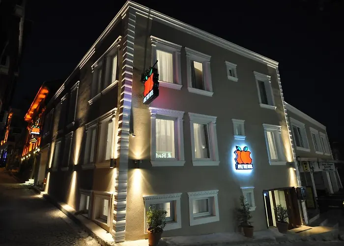 Apple Tree Hotell 3*