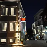 Apple Tree Hotell 3*