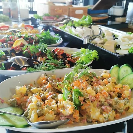 آبل تري فندق