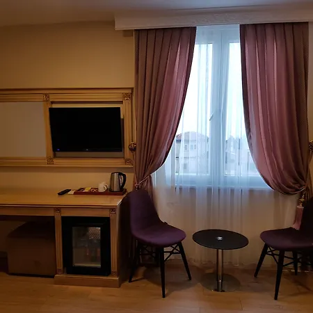 Apple Tree Hotell 3*
