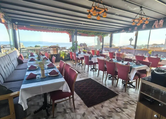 Apple Tree Hotell 3*